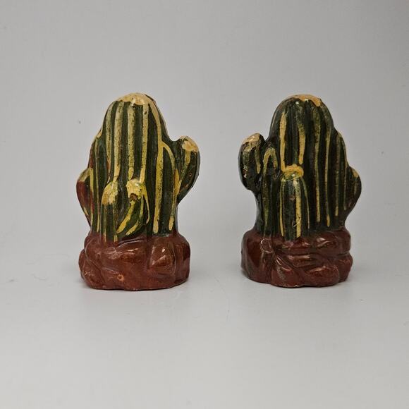 Vtg Mexico Pottery Cactus Salt Pepper Shakers Hand Painted Southwest Folk Art - Picture 1 of 6